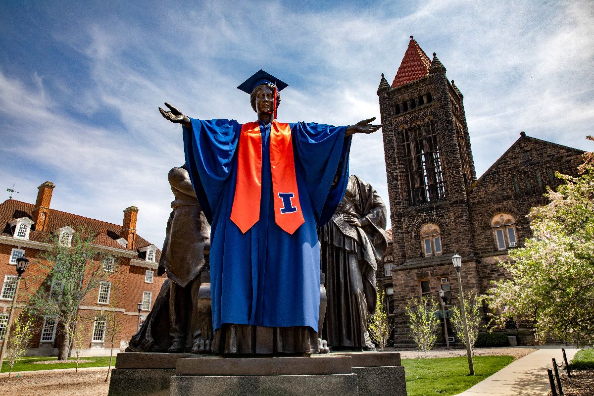 CancerCenterIL's tweet photo. Congrats to all of the #ILLINOIS and CCIL graduates!

We cannot wait to hear about all of the incredible research discoveries you lead and how you change the lives of cancer patients. 

#FightingIllini #FightingCancer #FutureofCancerResearch https://t.co/1Sr8iPCMhZ