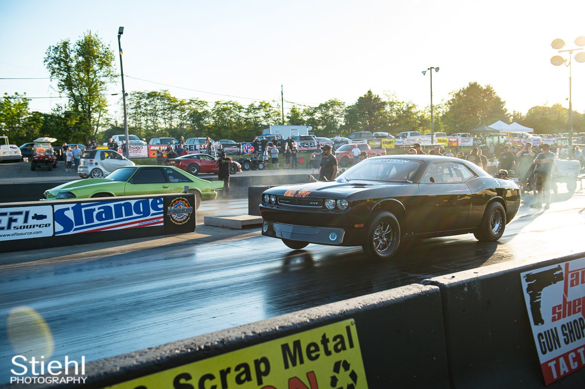 StiehlPhoto's tweet photo. Friday night action in qualifying for the #yellowbullet nationals @cecilcountydrag #dragway https://t.co/E6T61F8xOO