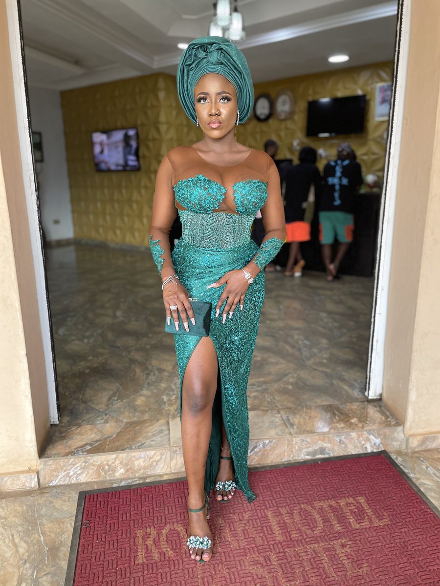 tolannie_'s tweet photo. If you think I look good, don't think. Know.

Dress: @SherryOge https://t.co/T0TYFjoo5x