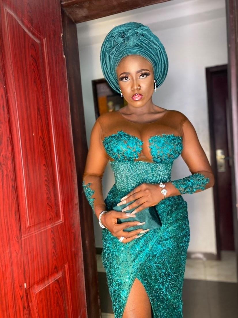 tolannie_'s tweet photo. If you think I look good, don't think. Know.

Dress: @SherryOge https://t.co/T0TYFjoo5x