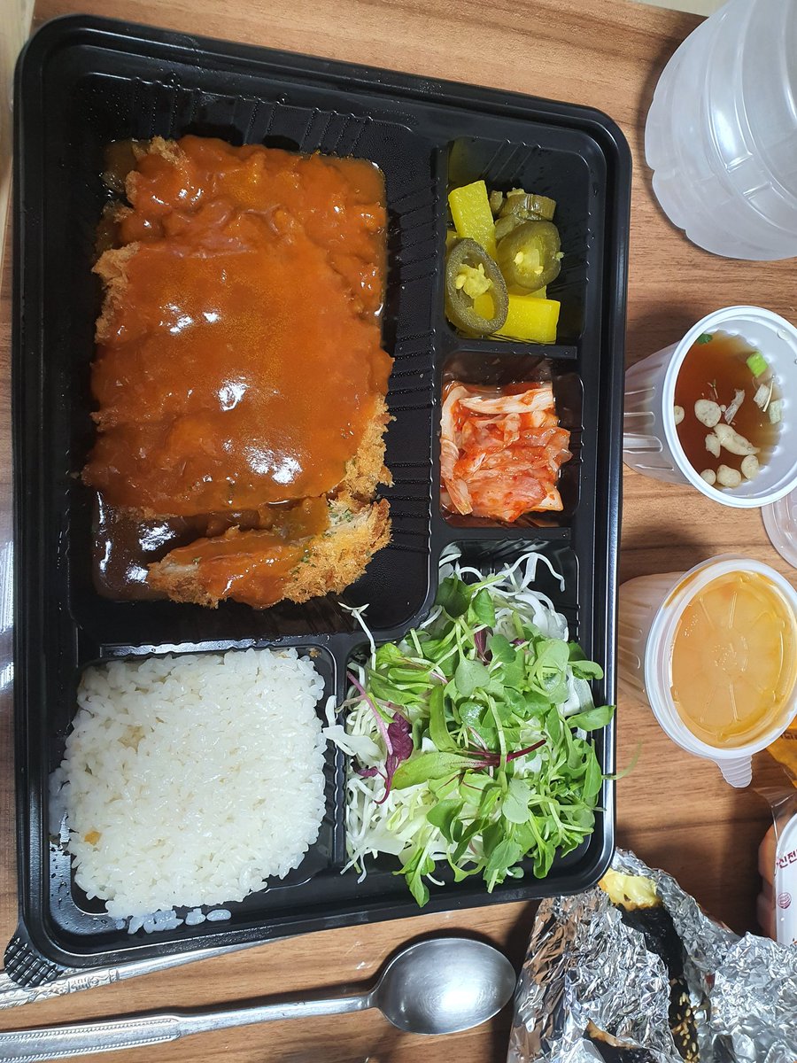 오늘 저녁은 배민 돈까스 ㅋ