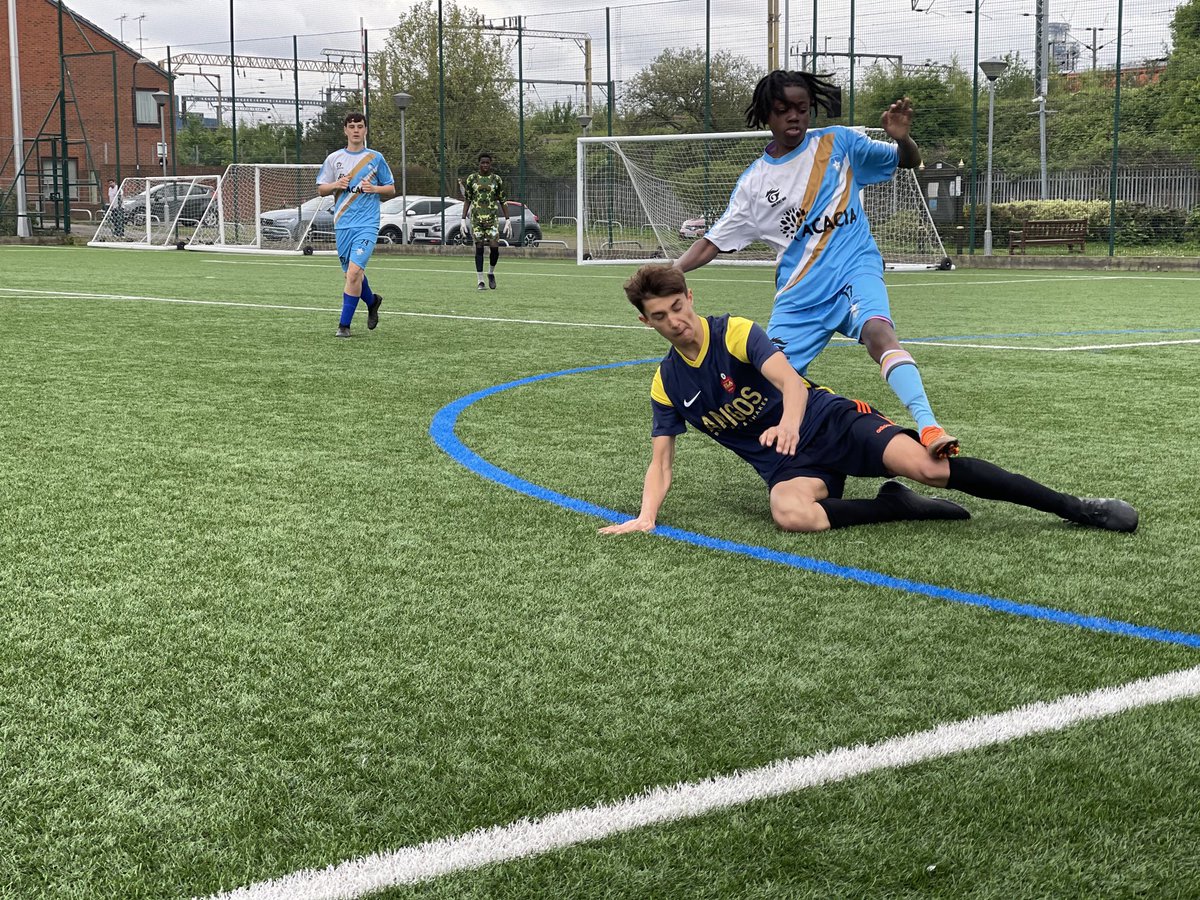 LYPremiershowcase tweet media