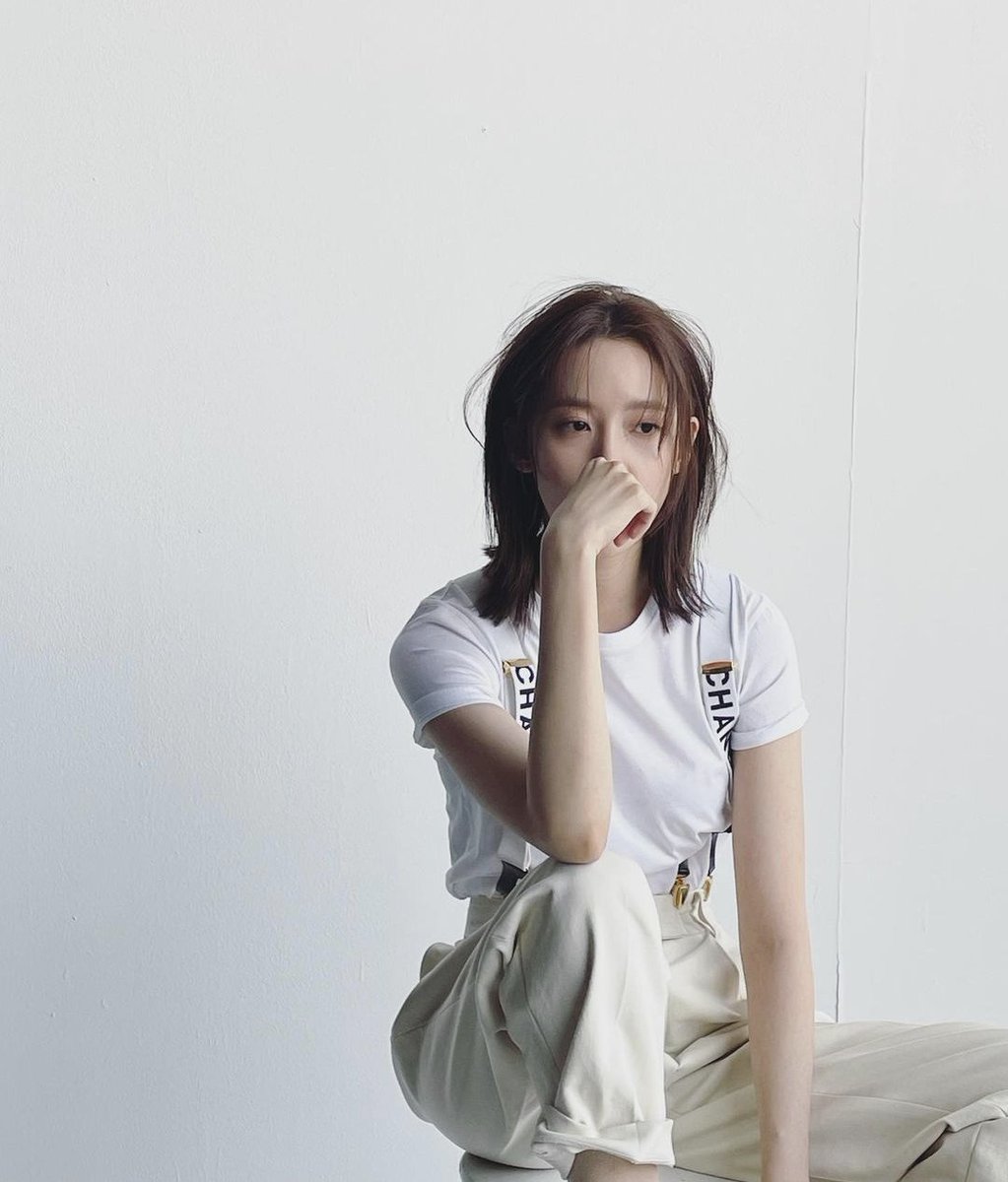 lovesjsnsdsmf's tweet image. 皆さん
お久しぶりです。
約4年ぶりの投稿です😊

いま、私をフォローしてくれている人たちは、今ではK-POPの古株の皆さんでしょうね。本当にこの数年でこの韓流も変化したなと日々感じています。

私も歳をとりました笑
みなさん、お元気ですか

#소녀시대 #윤아 #少女時代 #ユナ
#kpop