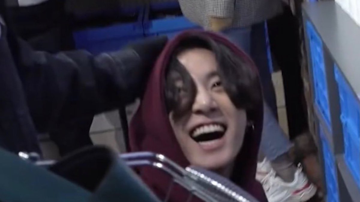 jinkookfolder's tweet photo. i really hope jungkook gets all the love he deserves :( https://t.co/ckFmLh3O0y