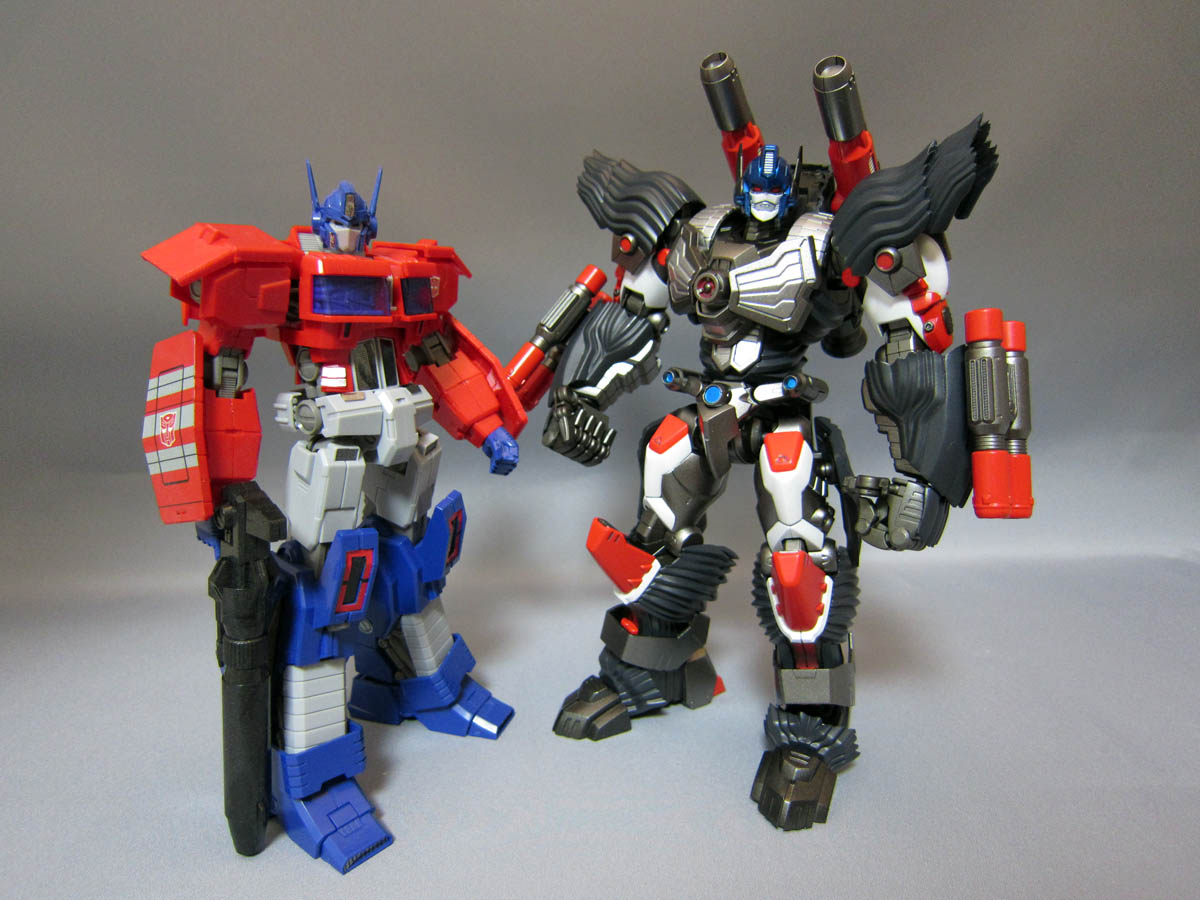 風雷可動のオプティマスプライマルことBWコンボイ到着。風雷模型よりも