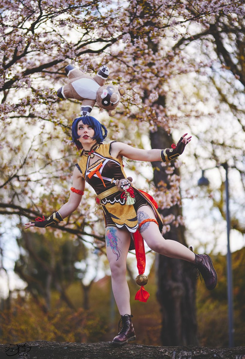 XiangLings idle animation is one of my favs.
Come on Gouba wouba get with it! 🐻🔥 

XiangLing cosplay and wig by me!
📸 <a href="/jacob_cr2/">J a c o b . c r 2 📸</a>