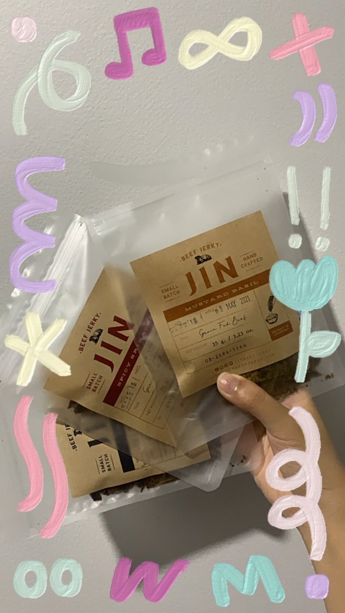 rxnxcxp_'s tweet photo. รีวิวสแนค 🥺❤️‍🔥 ใครชอบเนื้อวัวอบแห้งมาทางนี้ โนสปอนเพราะนี่ซื้อเองกินเอง ไม่อร่อยจริงไม่รีวิว มี3รส นี่ว่าอร่อยหมดเลย ชอบที่เนื้อไม่เหม็นเลยสักนิด เคี้ยวง่าย และหอมเครื่องเทศด้วย ซองละ95฿ 35g. เขตเชียงใหม่นัดรับฟรีด้วย กินกับเบียร์เริ่ดมาก แนะนำจริง@jinbeefjerky #ดทมลตดยรีวิว https://t.co/kti1nBl2lo