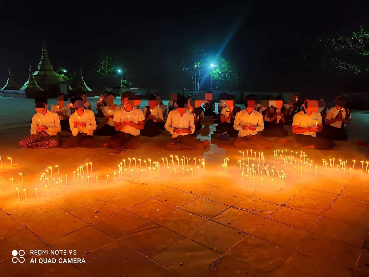 MayWarso5's tweet photo. Residents of LaungLone Tsp, Tanintharyi held vigil protest praying for the Fallen Martyrs during Spring Revolution. 

#WhatsHappeningInMyanmar 
#May15Coup 
#HelpMinDat https://t.co/nuLYvLTNvo