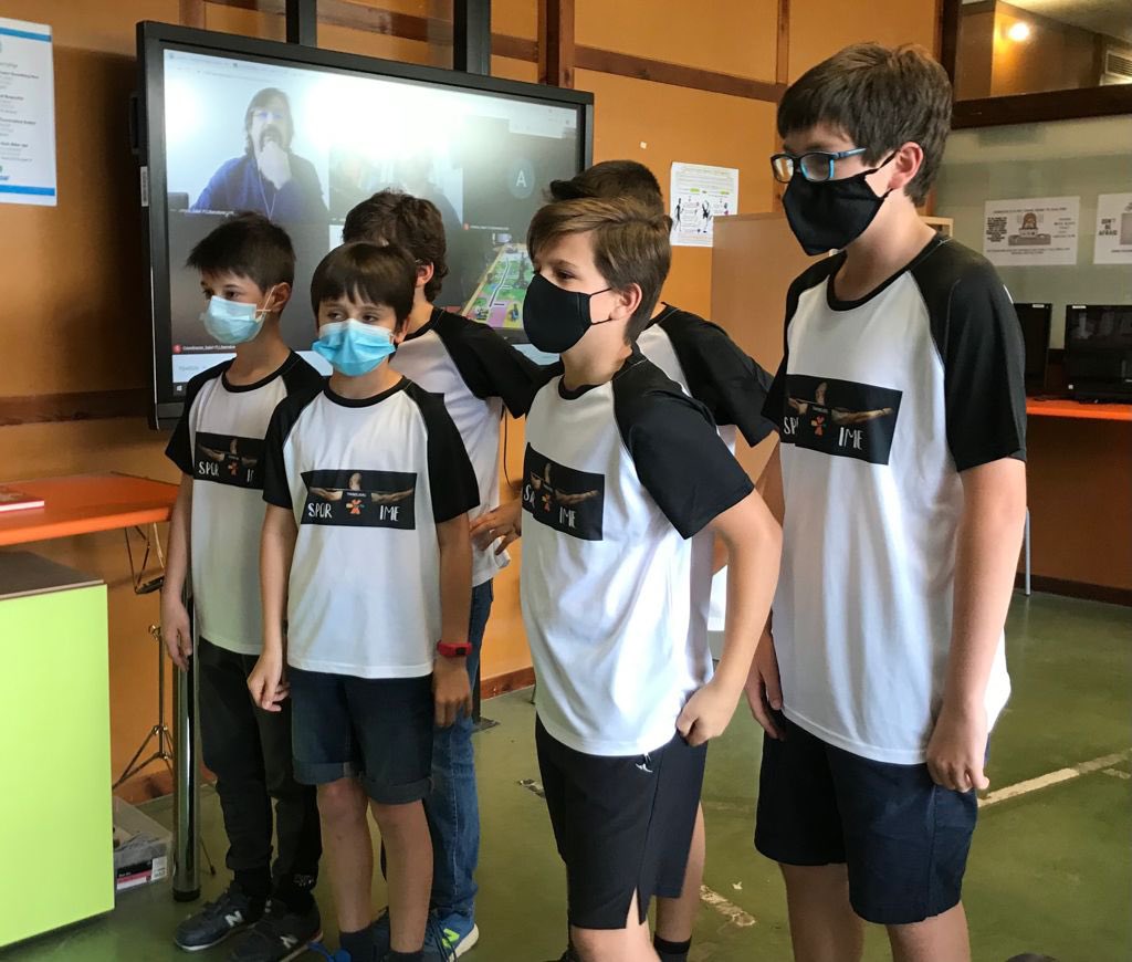 EscolaThauSC's tweet photo. L'equip Thaunològiks de l'extraescolar de robòtica #aulaoberta ha participat avui a la #firstlegoleagueuab en format virtual. Han presentat el seu projecte d'innovació, la web SporTime i han executat amb èxit les missions programades amb els seus robots! Felicitats!#fllreplay https://t.co/U851vh7zko