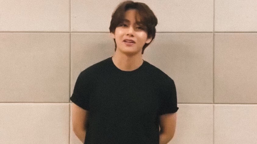 taeteland's tweet photo. taehyung wearing casual black outfit https://t.co/6n2yLwlud3