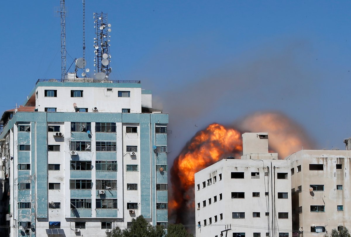 TRTWorldNow's tweet photo. @TRTArabi In pictures: Israeli air strike destroys Jala Tower in besieged Gaza housing Qatar-based Al Jazeera television and American news agency The Associated Press https://t.co/34S5wIj40U
