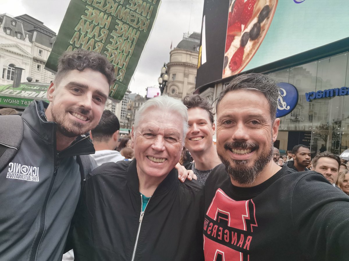 garethicke's tweet photo. Yes, London. https://t.co/in2pGeLWwl