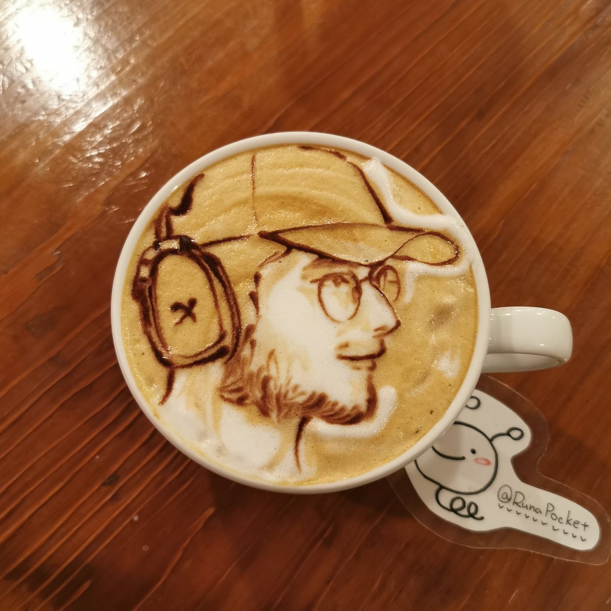RunaPocket's tweet photo. @MushV4 Thank you for following me✨
I drew latte art, but forgot the frame of my glasses...omg😱 https://t.co/wH1bhpoD1d