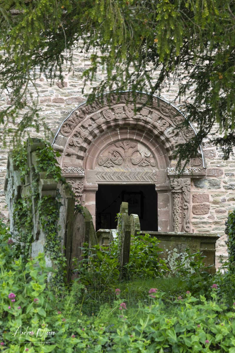 andrewkmoore1's tweet photo. Enjoying the fantastic new Trail In Herefordshire #WatkinsWay. The amazing and mysterious Kilpeck Church. Stop number 3.
@VisitHfds
@RamblersGB
@RossonWyeTA https://t.co/eQZx4aH5BN