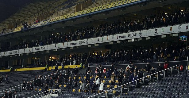 GalaFans's tweet photo. Herkese VAR, Galatasaray'a YOK!

#TribündeÇifteStandart https://t.co/MAybR7GmKo