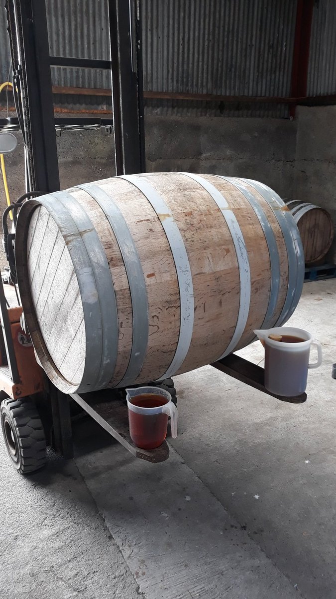 CockageeCider's tweet photo. Big boys toys 400 litre #cask #cider #cidercask #realcider #irishcider https://t.co/wmFEj67qrN