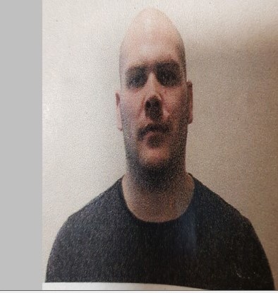 itvcalendar's tweet photo. Police are concerned for the welfare of a man who has been reported missing in #Wakefield. 
James Garner, 33, was last seen on Bar Lane, Wakefield, at 11.20am on Monday, 10 May. There have been no confirmed sightings of him since. https://t.co/2JBDxgaXa4