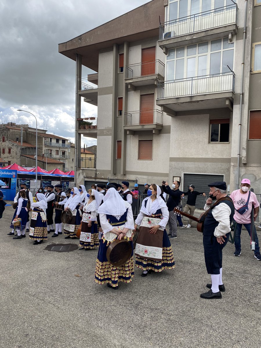 MariaBarresi1's tweet photo. #Tappa8 @giroditalia #GuardiaSanframondi #RaiGiro #Giro #giroditalia2021 #giroditalia @RaiSport @RaiDue https://t.co/lFrhQsfeZs
