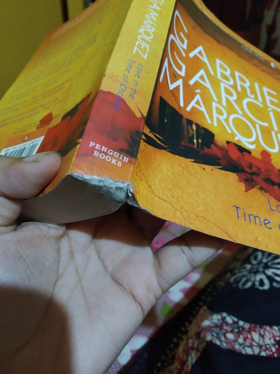 RatriDB's tweet photo. I got this book delivered from @Flipkart yesterday. I feel that the copy is pirated. The paper quality or print give me doubts. I am attaching few photos of the book. Can you plz help me @PenguinIndia . Is the book ok or pirated ? https://t.co/HIpfUp36pA