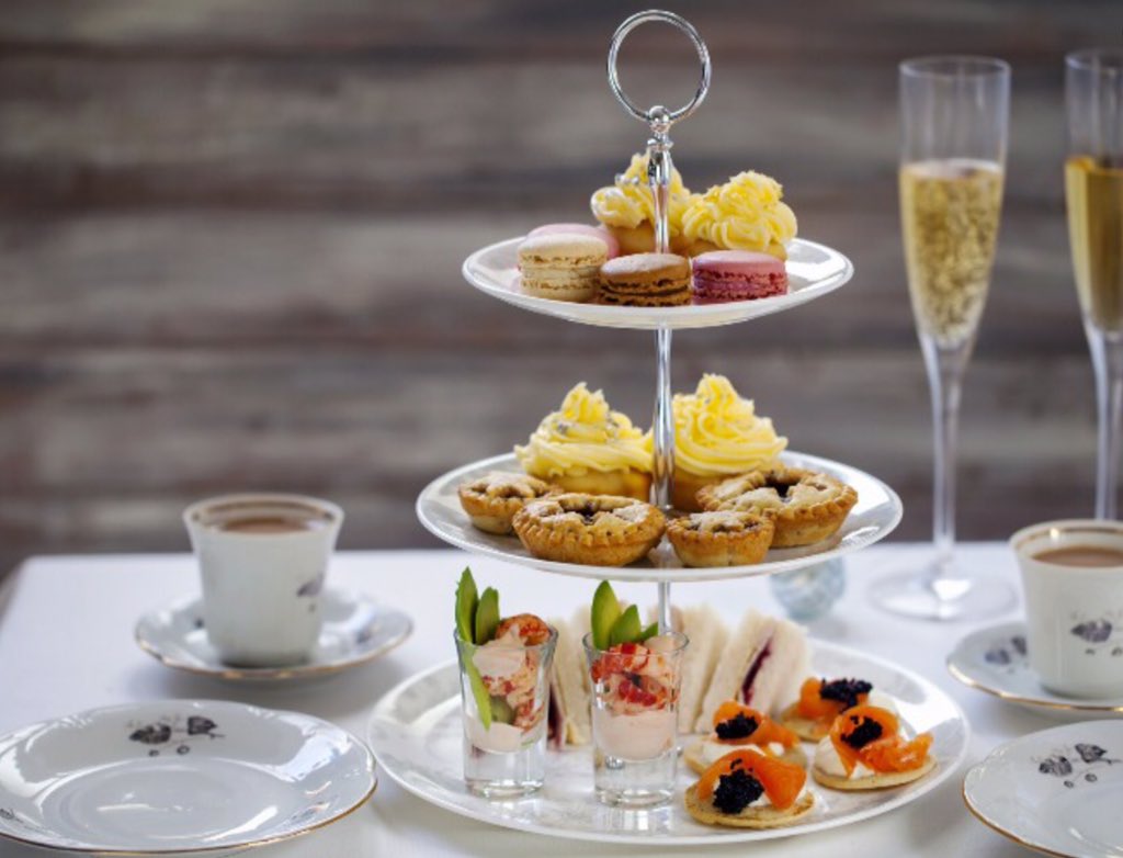 kirstie1971's tweet photo. I am thinking of a girls afternoon tea event this summer with a raffle to raise money for the Air Ambulance. Before I start looking for a venue I wondered who would be interested. Just want an idea on numbers. #LNAACT #Grimsby #Cleethorpes Please retweet https://t.co/GzvbXfTWnB