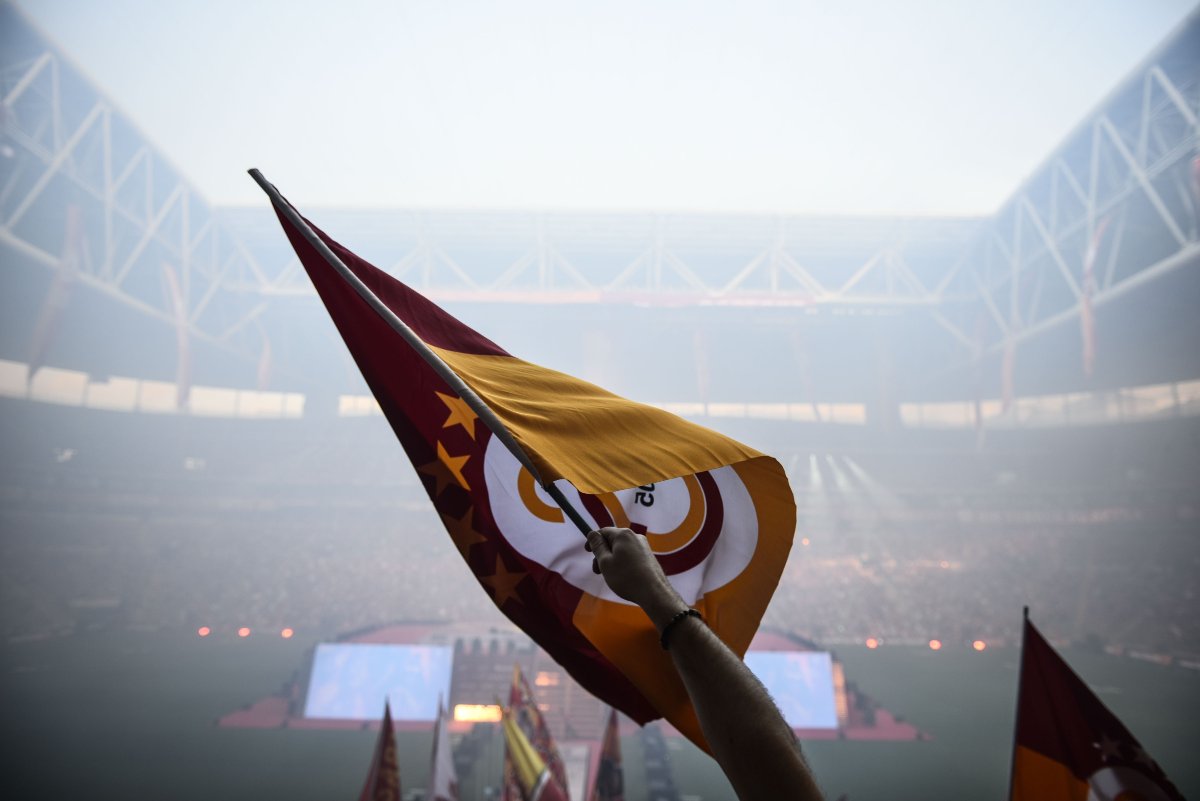 Emeğinize, mücadelenize, alın terinize sağlık! Biz Galatasaray'ı çok seviyoruz  🦁

ÇOCUKLUK AŞKIMSIN 💛❤️