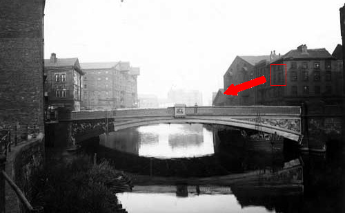 RealPreCinema's tweet photo. #LEEDS BRIDGE
WHERE THE FILMING TOOK PLACE
The filming took place from a window in the premises of Hick Brothers (building is still standing), which can be seen on the right side of the photograph, directly above the bridge. The window #LePrince used is within the rectangle. https://t.co/RTrG8zx4hS