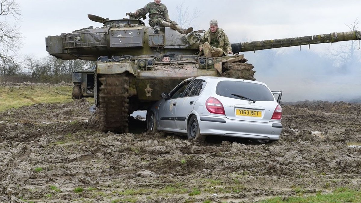 RAF_Luton's tweet image. BREAKING: Sherman tank assists local authorities stopping a car leaving the #londonprotest in #HydePark that was believed to be carrying 3 people without valid #CovidVaccine #CovidPassports.

Together we will win #TheWarAgainstTransmission

Photographed by Sgt Nottie Zactly-True