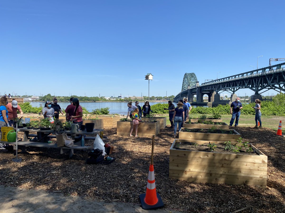 Amir17X's tweet photo. Planting the foundations for the #PalmyraGarden at the Palmyra Cove Community! Had a great time this morning learning and helping the community plant veggies and herbs. Thank you to everyone that volunteered! Can’t wait to see what this all turns into!
#BuildingCommunitiesBetter https://t.co/y8JuWoy6wU