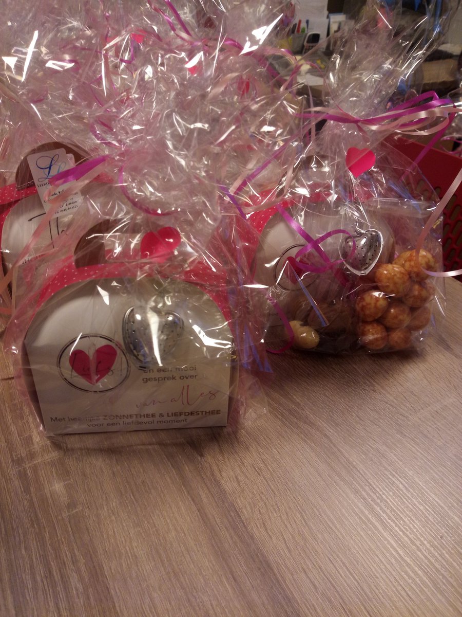 Nicoline & Cor tweet media