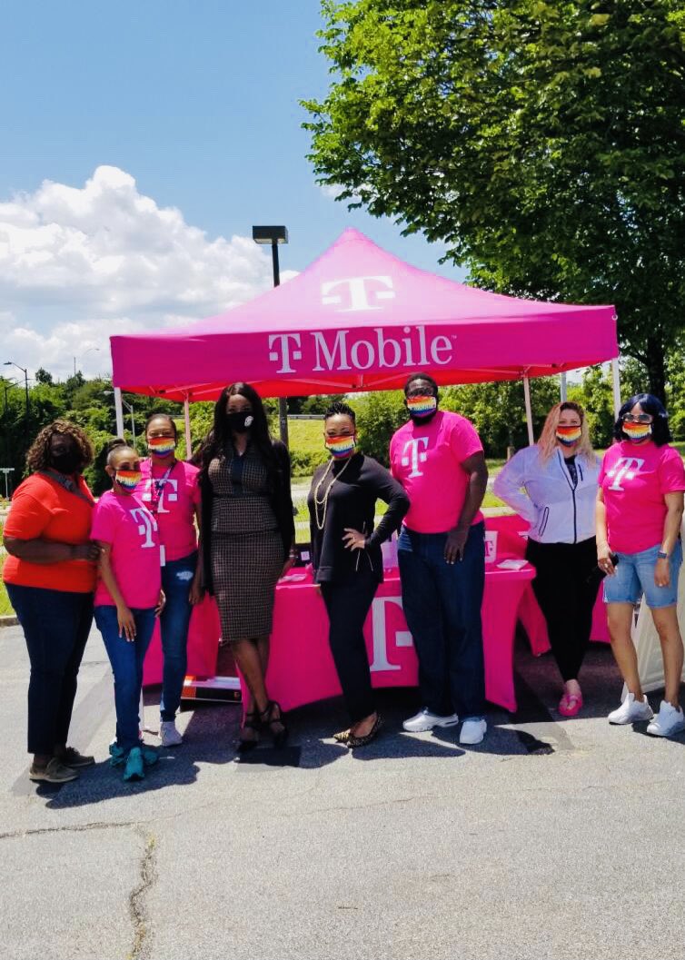 Hanging out with @MistyMagenta11 and the <a href="/TMobile/">T-Mobile</a> crew to provide students with access to #project10million here <a href="/GeorgiaStateU/">Georgia State University</a> with <a href="/saeoppub/">SAEOPP Upward Bound</a>. <a href="/Dan_1MP/">Dan Cox</a> #WeWontStop <a href="/JonFreier/">Jon Freier</a> <a href="/MikeSievert/">Mike Sievert</a> <a href="/christy_kelso/">Christy Kelso</a>