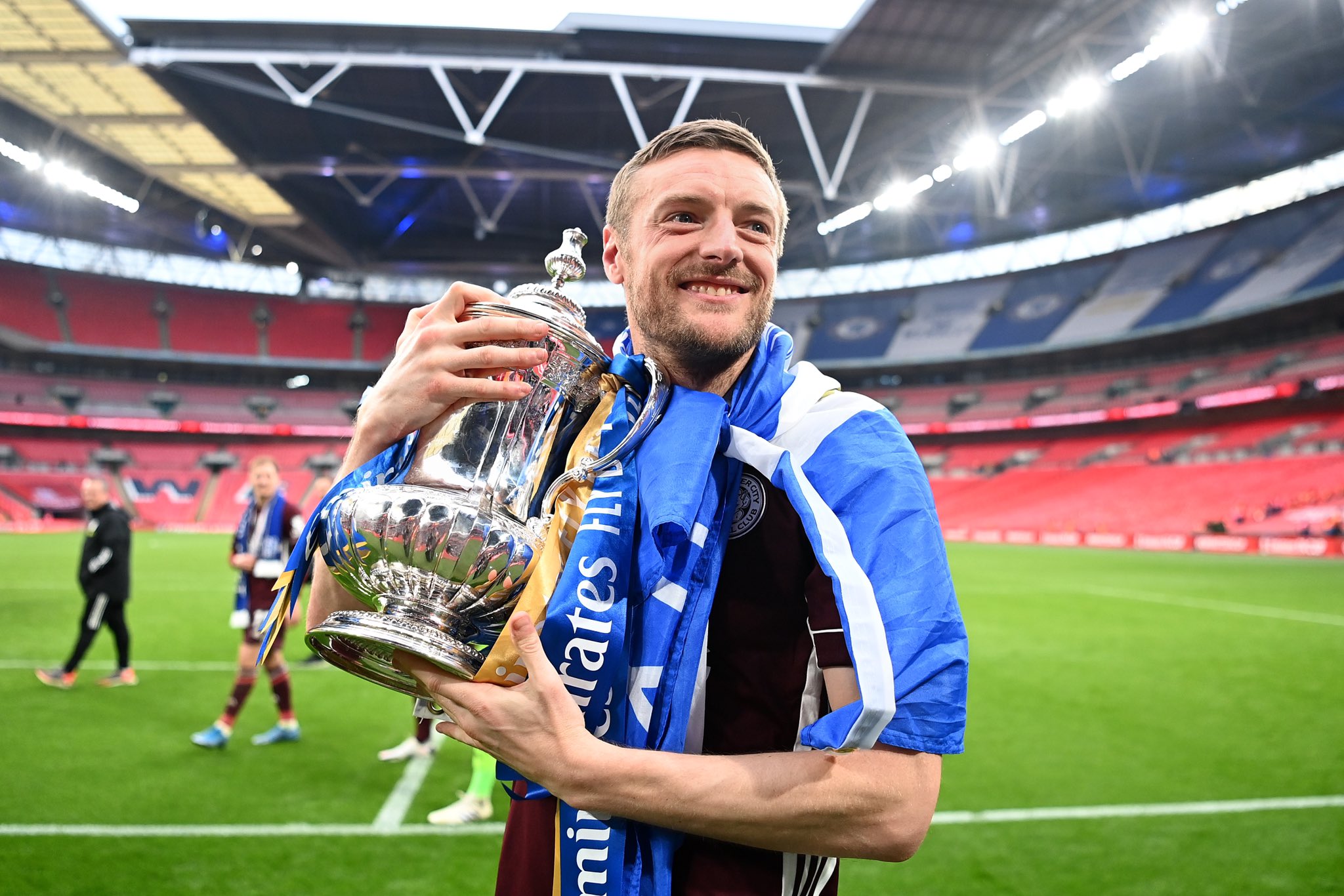 Jamie Vardy on Twitter: "FA Cup...completed it mate! 💙… "