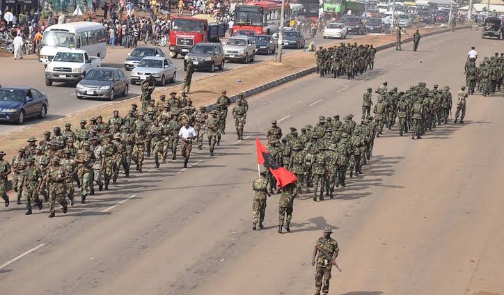 SaharaReporters's tweet photo. .@HQNigerianArmy Begins Seven-Day Show-Of-Force In Imo To Nab IPOB, ESN Operatives | Sahara Reporters https://t.co/fwsEoB6Zcr https://t.co/KgPuPEXzU7