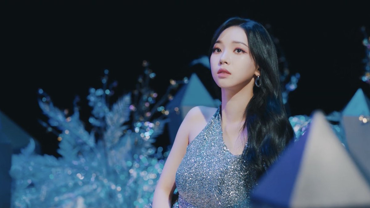 aespapicss_'s tweet photo. aespa ‘Next Level’ MV Teaser Shots! https://t.co/prK9e0USpB