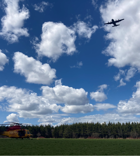 JRCCTrentCCCOS's tweet photo. Members of @RCAFOperations #424 and #439 Sqns conducted #SAR training in Gaspésie this week with @CASARA_National. While always ready to respond to aircraft in distress, a #smartpilot reminder to file flight plans, arm 406 beacons and carry emergency gear. @RCAF_ARC https://t.co/SEAyGR1oBW