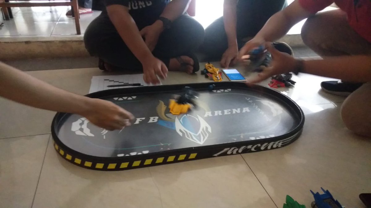 GearfighterGFB's tweet photo. Gathering 3 komunitas,3 lini hobies,Crush Gear,Street Mini 4wd &amp; Beyblade,semoga semakin mempererat tali persaudaraan
#crushgear #クラッシュギア #crushgearindonesia #gearfightIndonesia #gearfighterbandung #wanipeurih #bandungjuara #salambeletrak https://t.co/PBtHdAP9KY