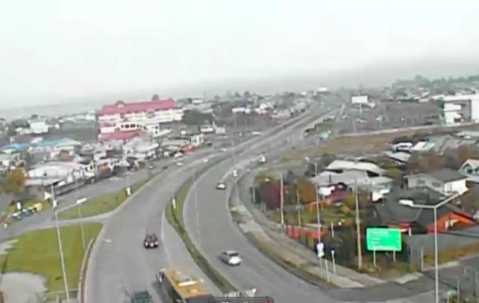 TTILosLagos's tweet photo. 🔵 [11:18] #PuertoMontt: flujo vehicular normal en distintos ejes al interior de zona urbana. 

Se recomienda a peatones y conductores circular con precaución y atención a señalética 🚶‍♂️🚗 #Elecciones2021CL https://t.co/isxbRuoCb6