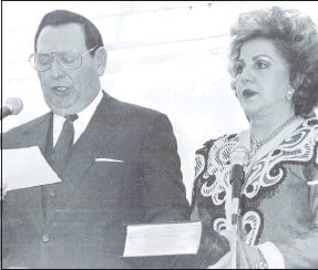 1000_am's tweet photo. MURIÓ LA ESPOSA DEL PRIMER PRESIDENTE DE LA ERA DEMOCRÁTICA |

Fallece Nelly Reig de Rodríguez, ex Primera Dama de la Nación - https://t.co/rZVlCWMDrp https://t.co/8bxPygIwAf