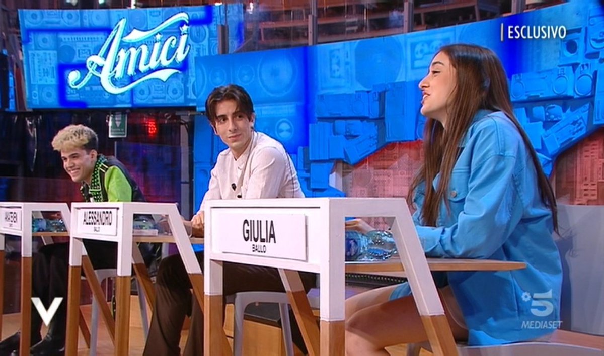 streamakasette's tweet photo. "aka mi ha fatto da fratellone dall'inizio del percorso...🤍"
#Amici20 #aka7even #giuliastabile #verissimo https://t.co/ur6lak8s3E