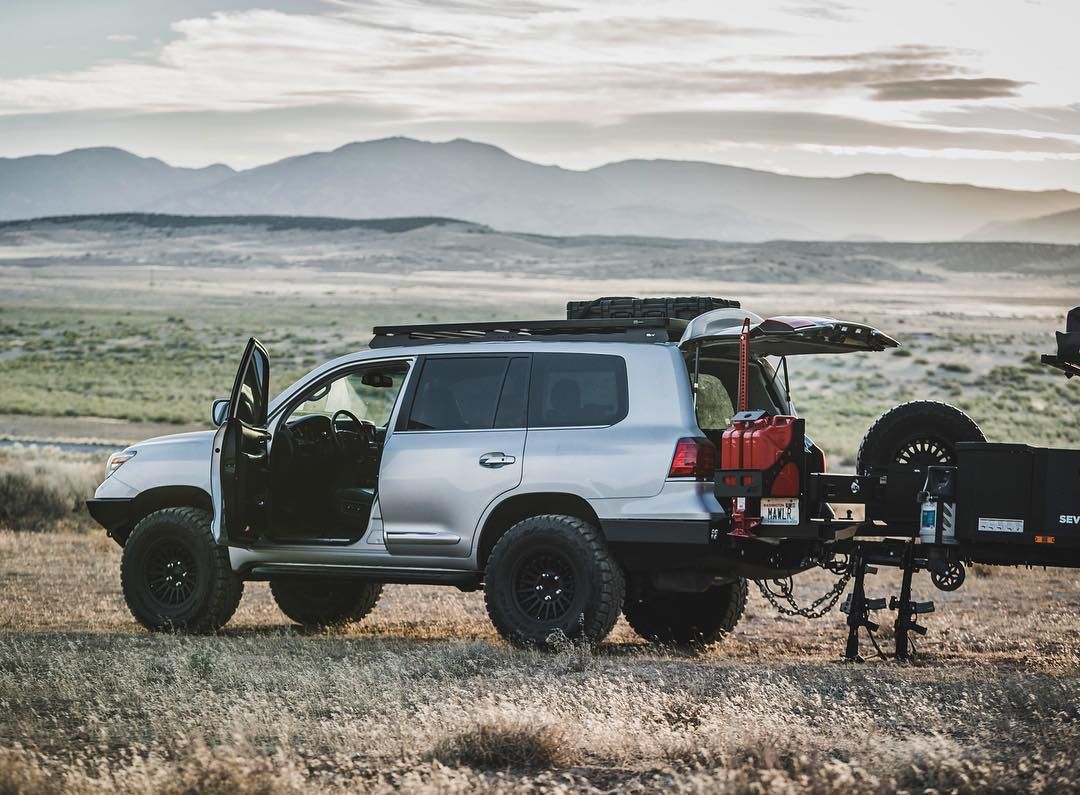 CruiserGear's tweet photo. #weekending vicariously through @the.mawlr 
What are you doing this weekend?
#200series #cruisergear #ランクル200 #landcruiser #トヨタ #200serieslandcruiser #200lcdc #lx570 #lexuslandcruiser #lrd #bp51  #1grfe #1urfe #2uzfe #3urfe #1vdftv #j200 #v8cruiser #builttolast https://t.co/Z79I7ZwpQQ