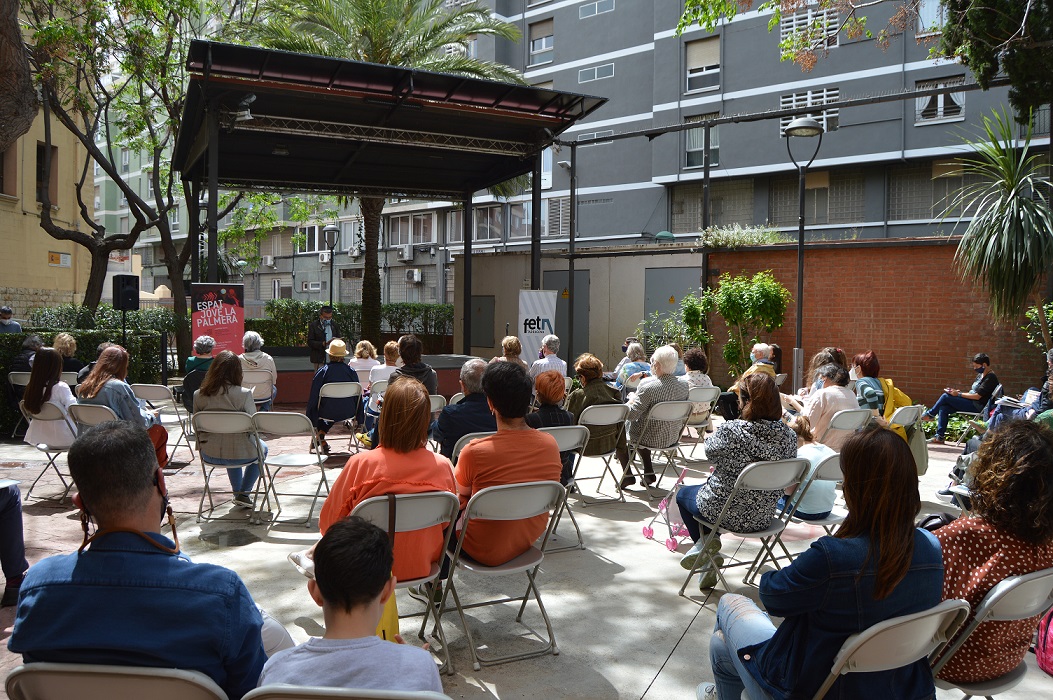 RicardLahoz's tweet photo. 😘😃👏Mil gràcies a tots els subscriptors que heu vingut avui a la presentació del núm 47 @fetatarragona, a tots els protagonistes que hi heu participat i als tècnics de @tarragonajove #Tarragona 

Aquí en teniu un reportatge fotogràfic de @JanMagarolas 

https://t.co/I4rWyknXI7 https://t.co/OkoziLto2l