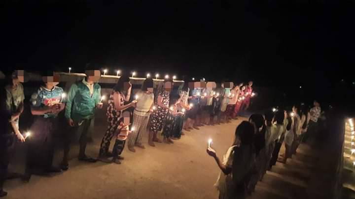 lypm_twt's tweet photo. Candle light strike can be seen in Kywe Chan village, Thayet Chaung. #May15Coup  #WhatsHappeningInMyanmar https://t.co/hlJDU4yGZe