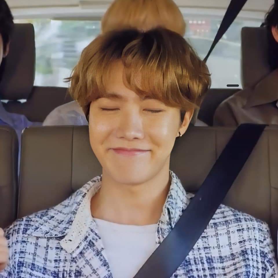 Moomy_Joon's tweet photo. RT to vote @BTS_twt for #BBMAsTopSocial! https://t.co/MhGofgaAjG