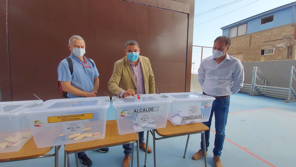 🗳✅ Cumplido mi deber con la democracia. Invito a todos a acudir a las urnas y ser parte de este proceso histórico para nuestro país y región de #Antofagasta