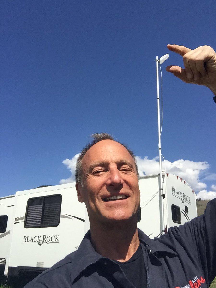 SnowbirdsRV's tweet photo. Just installed our new Destination RV cell booster from weBoost. It’s only this big (on a 7 meter pole)! https://t.co/ZJdFGR9lmj