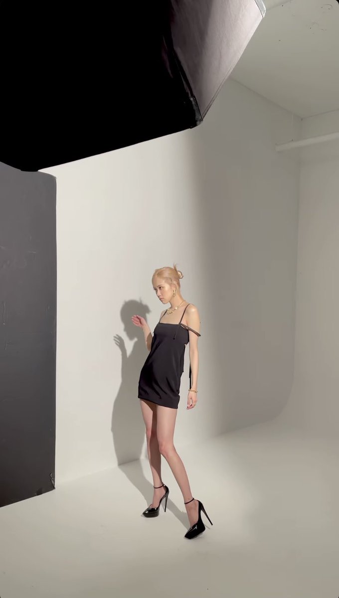 usoullme's tweet photo. Fuck I’m dead #rosé #parkchaeyung https://t.co/FCskyYMMUs
