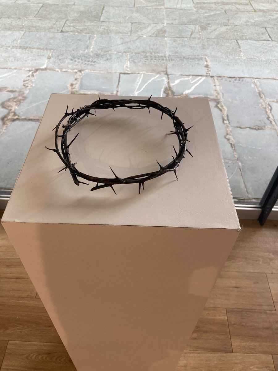 EmmaElliottArt's tweet image. Wonderful to visit the @ChaiyaArtAwards exhibition today and see some names I recognise @JaneMorganArt from @Royal_Sculptors and #PatrickMoralesLee #aceclub do check out the show ‘God is...’ and vote for your favourite either in life or online! pollunit.com/polls/fwysnw5q…