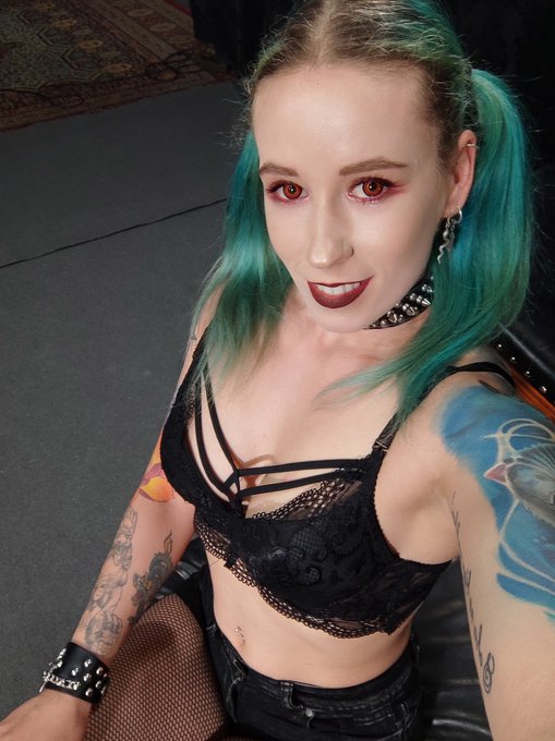 Join now ➡️ https://t.co/vVdJVzbFl5 if you want to know more about me 😈💋 don't forget to look around<a href="/tag/bdsm"class="tags"><span>#bdsm</span></a><a href="/tag/tattoo"class="tags"><span>#tattoo</span></a><a href="/tag/femdom"class="tags"><span>#femdom</span></a><a href="/tag/fetish"class="tags"><span>#fetish</span></a><a href="/tag/smiley"class="tags"><span>#smiley</span></a><a href="/tag/mistress"class="tags"><span>#mistress</span></a>