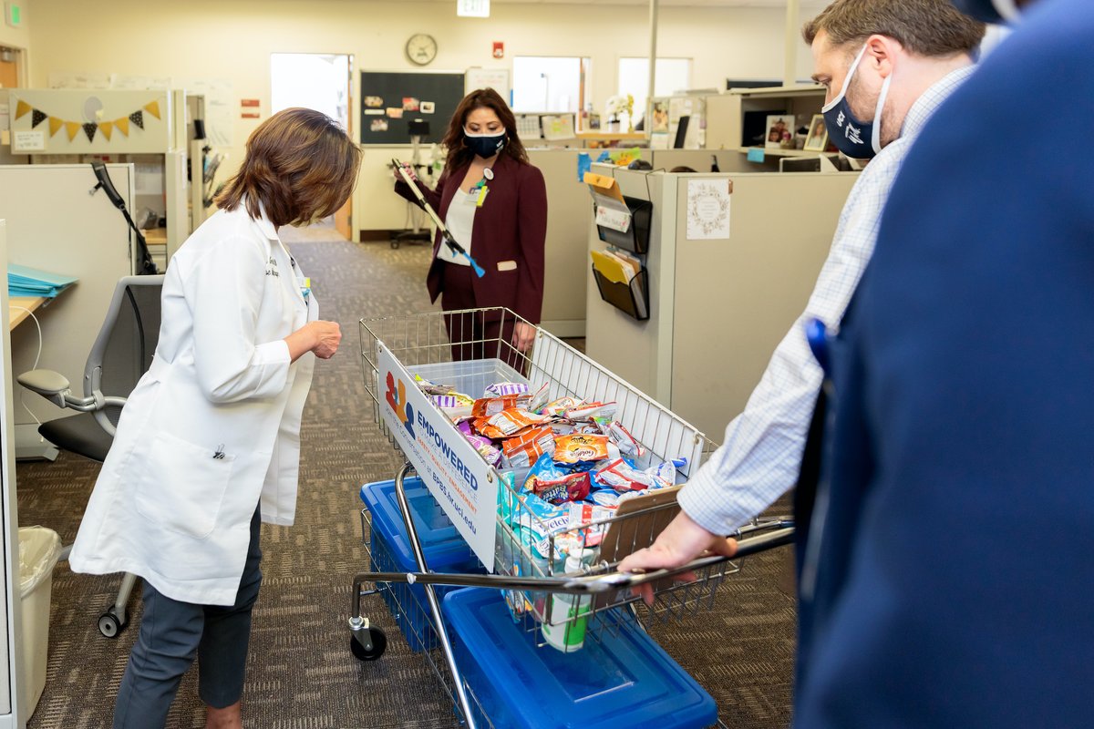 UCIrvineHealth's tweet photo. Happy #HospitalWeek! To all of our #UCIHealthHeroes, thank you for all that you do. Your commitment and dedication to patients and their families truly makes a difference. This week, we celebrate you.
#UCIHealth #healthcareheroes #heroesworkhere #hospitalweek2020 https://t.co/ubWjdtHCag