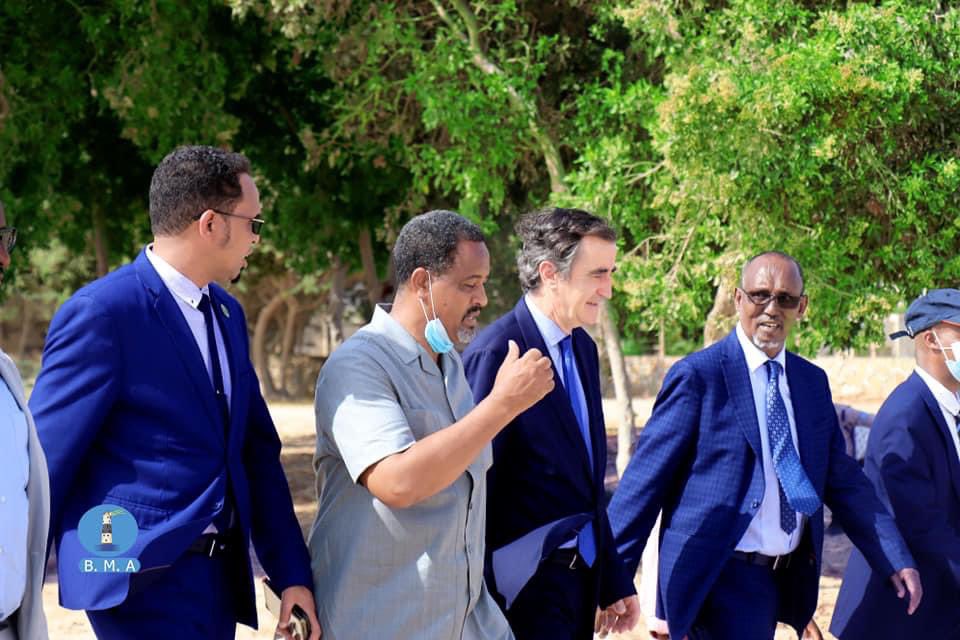 Somalilandmopwl's tweet photo. Director General of the Ministry of Public Works, Lands and Housing Dr.  Jamal Abdi Muse Participates in Laying the Foundation  for the Battale Beach Development Project https://t.co/Wg8Ft8MZDe