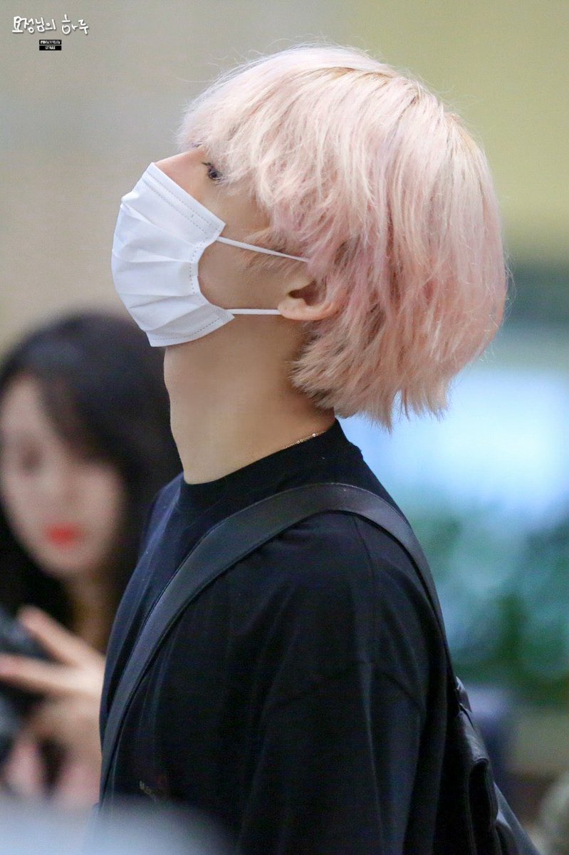 timeto_hw's tweet photo. 180516 형원

김포공항 출국

#몬스타엑스 #형원 #MONSTA_X #HYUNGWON https://t.co/ntTlNHEozp